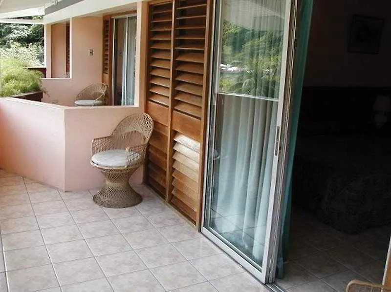 Moniques Guesthouse Maraval Hotel