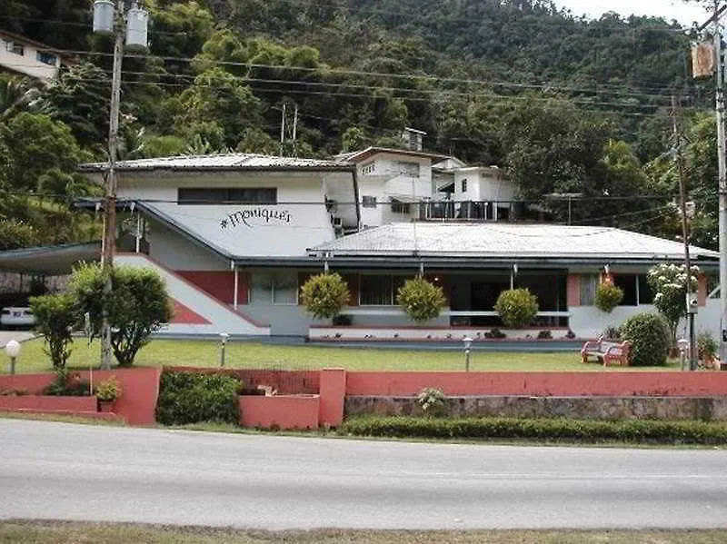 فندق Moniques Guesthouse Maraval