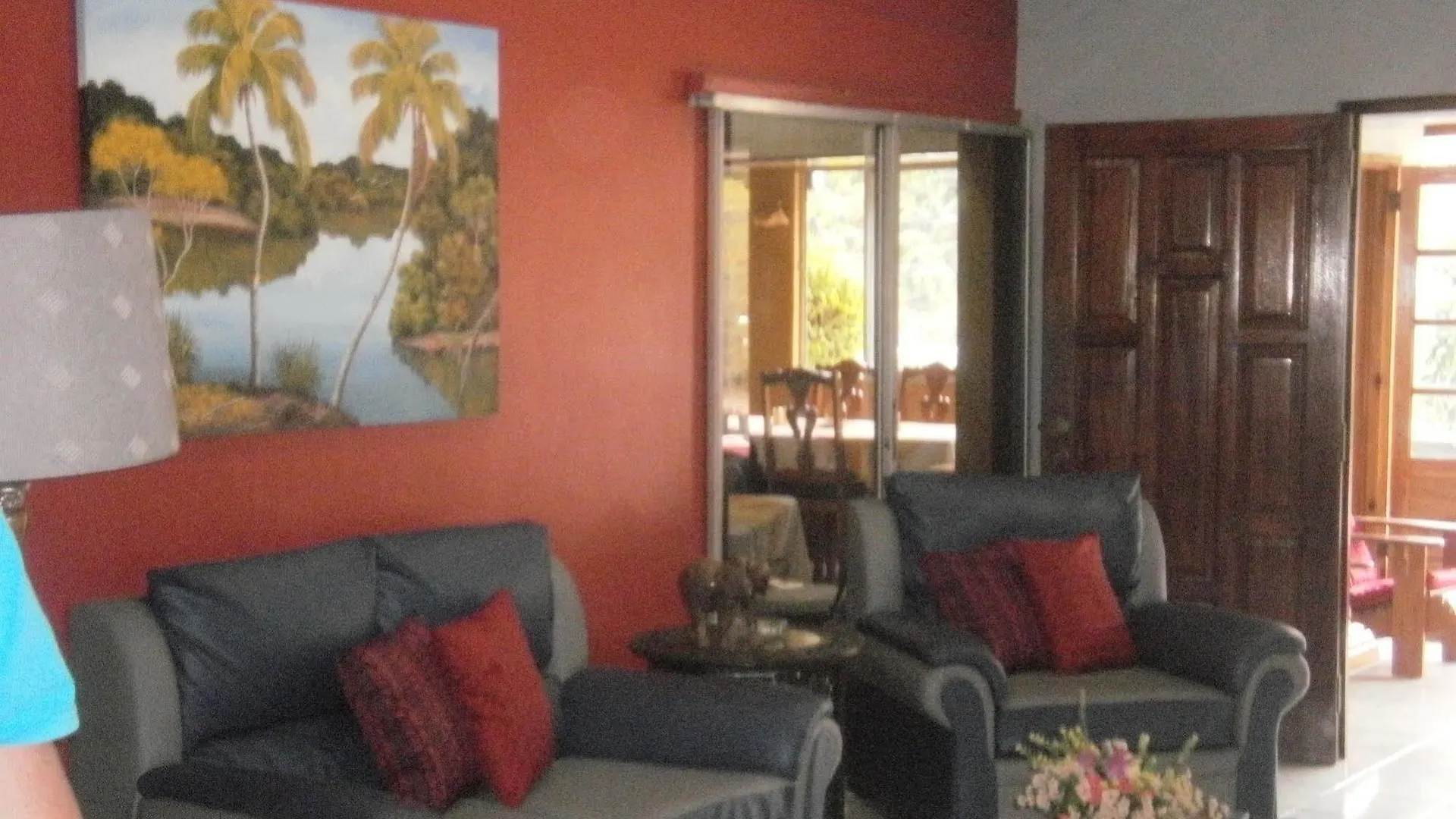 Moniques Guesthouse Maraval